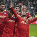 Europa League, poker del Napoli in rimonta: Legia scavalcato e primo posto