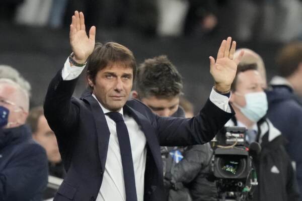 Conference League, esordio vincente di Conte, Tottenham-Vitesse 3-2
