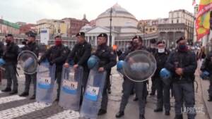 Whirlpool, tensione per l’arrivo di Orlando in Prefettura a Napoli