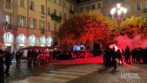 Torino, tensioni anarchici-polizia durante corteo
