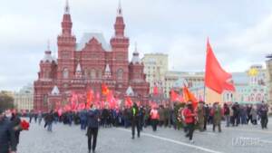 Russia, i comunisti celebrano l’anniversario della Rivoluzione d’ottobre