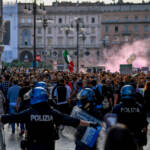 Green pass: 11 denunciati a Milano, 18 a Trieste. Puzzer: “Non cadiamo in tranelli violenza”