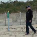 Usa, passeggiata in riva al mare per il presidente Biden e la moglie Jill