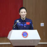 Spazio: Wang Yaping è la prima astronauta cinese a compiere la passeggiata spaziale