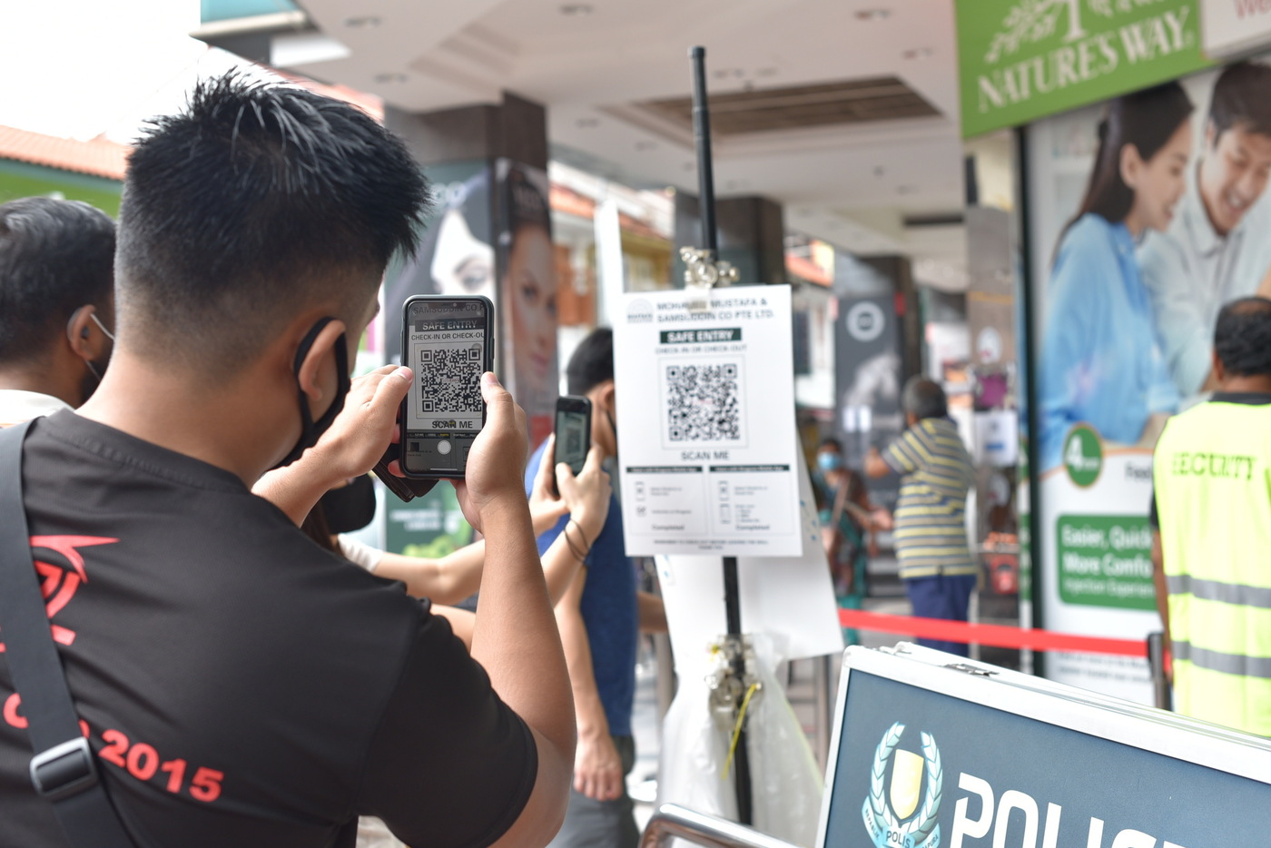 Covid, Singapore: i no vax per scelta dovranno pagarsi le cure