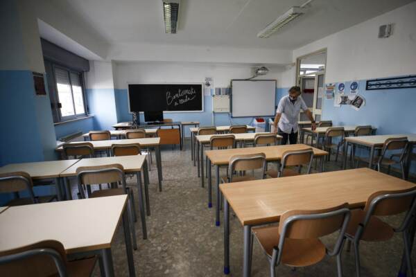 Ritorno a scuola con green pass: molte aule in sovrannumero