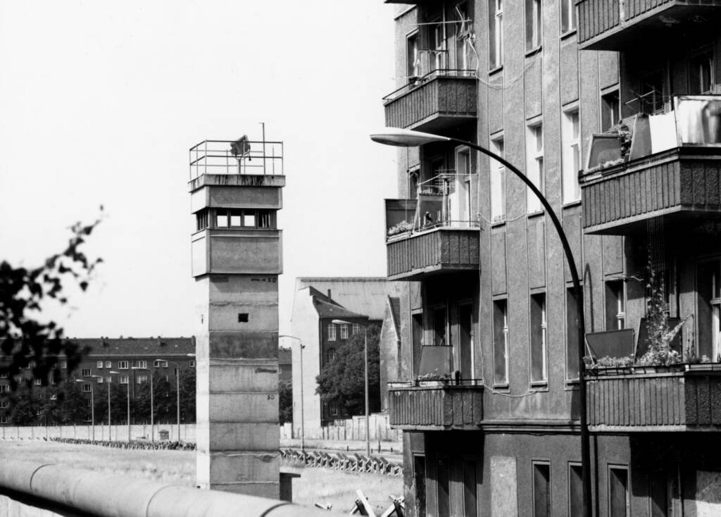 Galleria foto 'Trentadue anni fa cadeva il muro di Berlino – FOTOGALLERY' - foto 8