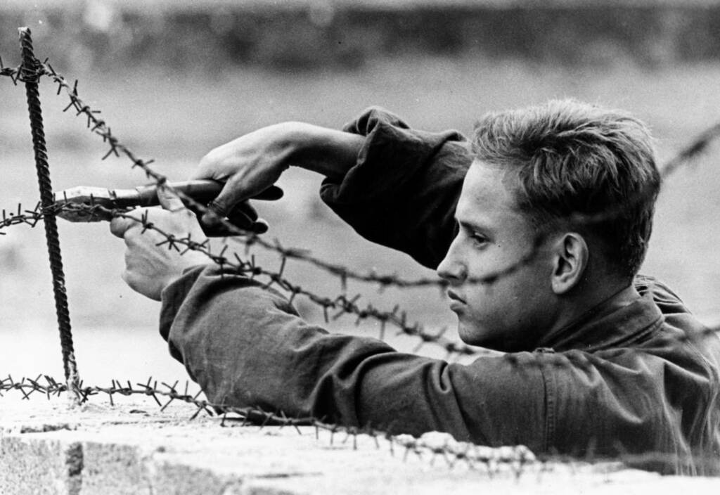 Galleria foto 'Trentadue anni fa cadeva il muro di Berlino – FOTOGALLERY' - foto 10