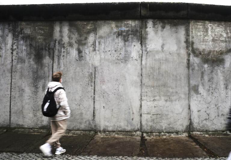Germania, 32 anni fa la caduta del Muro di Berlino