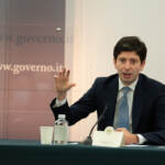 Covid: Speranza annuncia, dall’ 1 dicembre terza dose di vaccino anche per 40-60enni