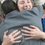 Space X, l’abbraccio degli astronauti arrivati alla Stazione spaziale