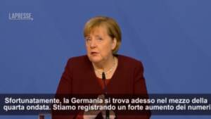 Covid, Merkel: “Siamo nel mezzo della quarta ondata”