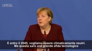 Clima, Merkel: “Dai Paesi sviluppati servono sforzi maggiori”