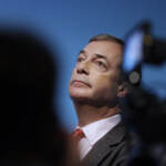 Farage: “Ho visto M5s corrompersi politicamente dopo l’arrivo a Bruxelles”