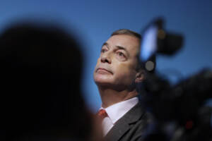 Farage: “Ho visto M5s corrompersi politicamente dopo l’arrivo a Bruxelles”