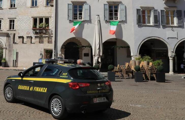 Pedopornografia, arrestato 22enne a Brescia: ha autoprodotto il materiale Pedopornografia, arrestato 22enne a Brescia: ha autoprodotto il materiale