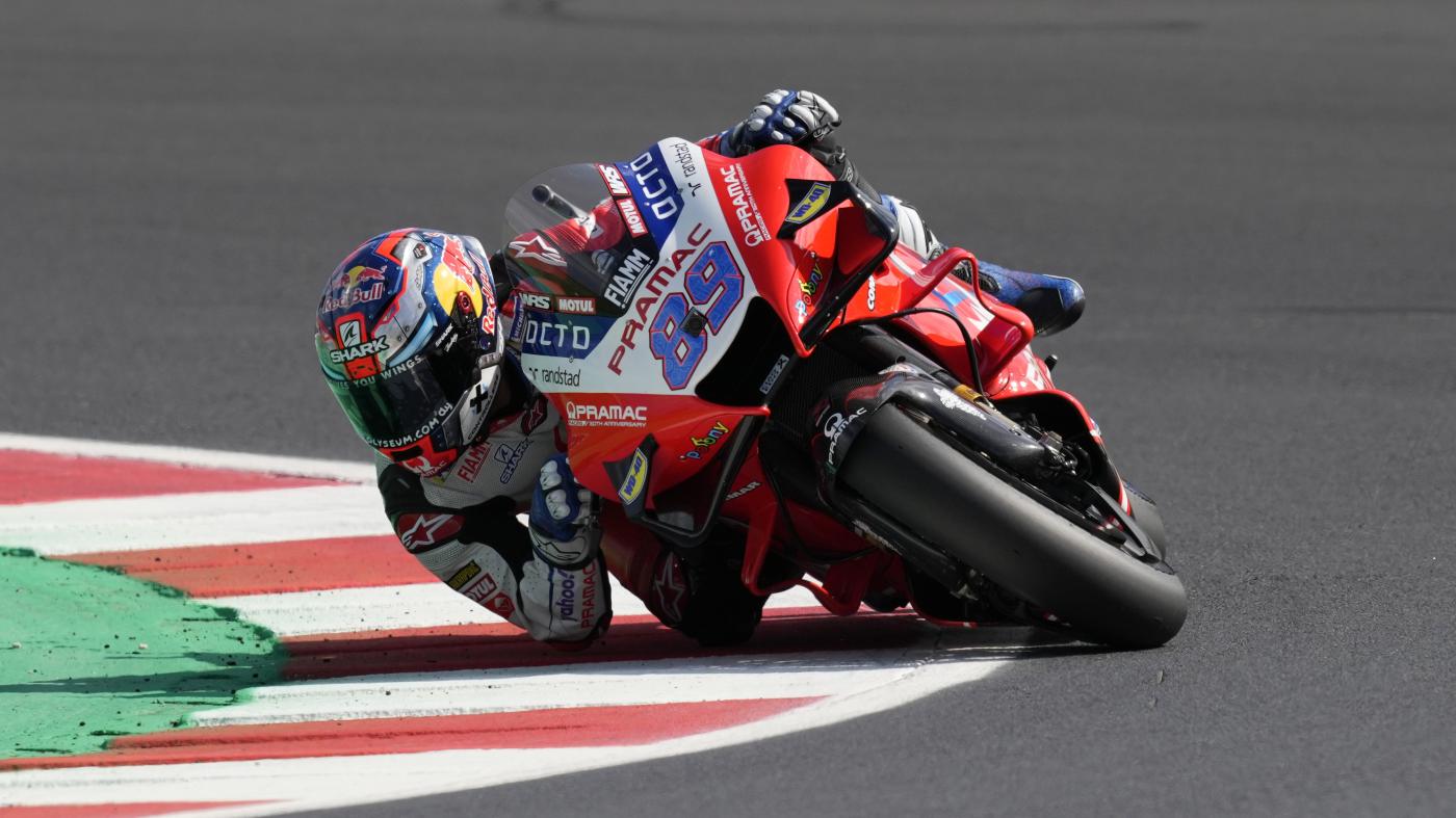 MotoGp, la Ducati domina le qualifiche di Valencia: Martin in pole