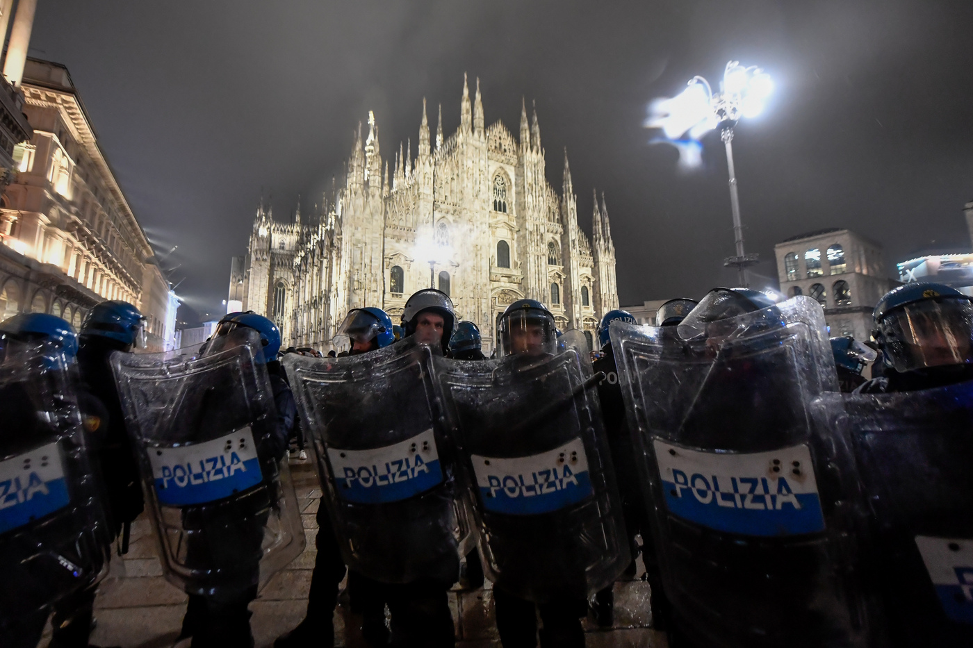 Green pass: No Vax a Roma, tensioni a Milano dopo comizio Robert Kennedy Jr. Green pass: No Vax a Roma, tensioni a Milano dopo comizio Robert Kennedy Jr.