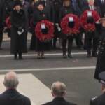 Gran Bretagna: cerimonia caduti, principe Carlo depone corona al cenotafio