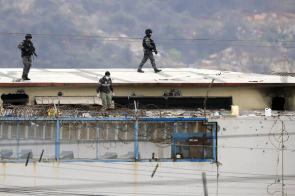 Ecuador, scontri tra bande rivali in carcere: almeno 68 morti