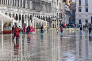 Acqua alta a Venezia: Piazza San Marco allagata