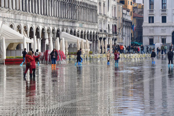 Acqua alta a Venezia: Piazza San Marco allagata