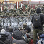 Migranti: Polonia avvierà costruzione muro a confine con Bielorussia entro dicembre