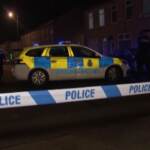 Liverpool: uomo si fa saltare in un taxi, perquisizioni in città