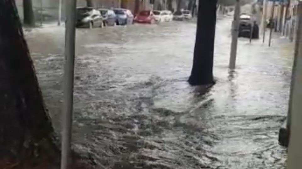 Maltempo, nuova allerta e scuole chiuse in Sud Sardegna. Cagliari verso stato di calamità Maltempo, nuova allerta e scuole chiuse in Sud Sardegna. Cagliari verso stato di calamità