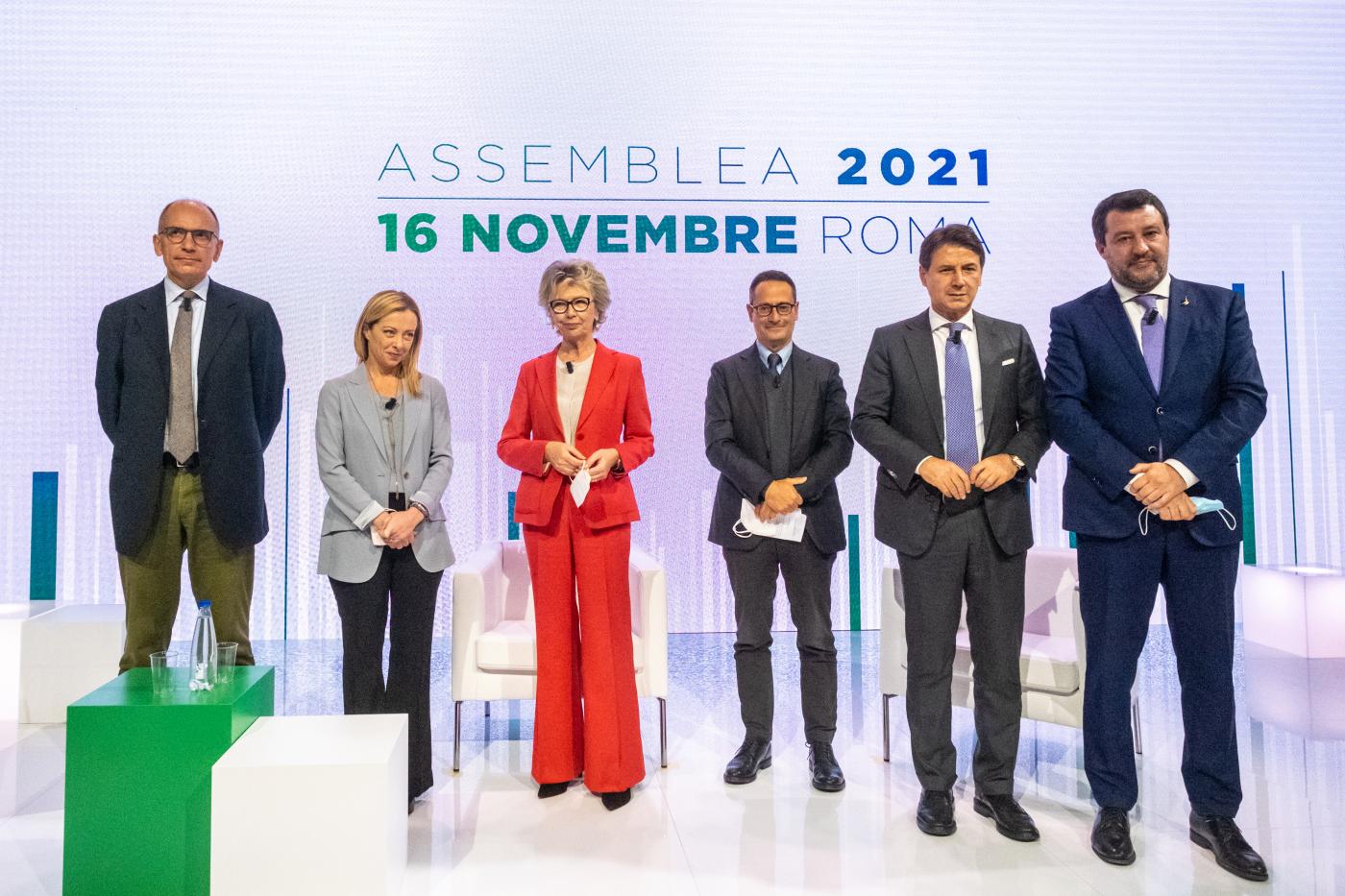 Consumi, Confesercenti: Con pandemia e italiani più poveri persi 35-40 miliardi Consumi, Confesercenti: Con pandemia e italiani più poveri persi 35-40 miliardi