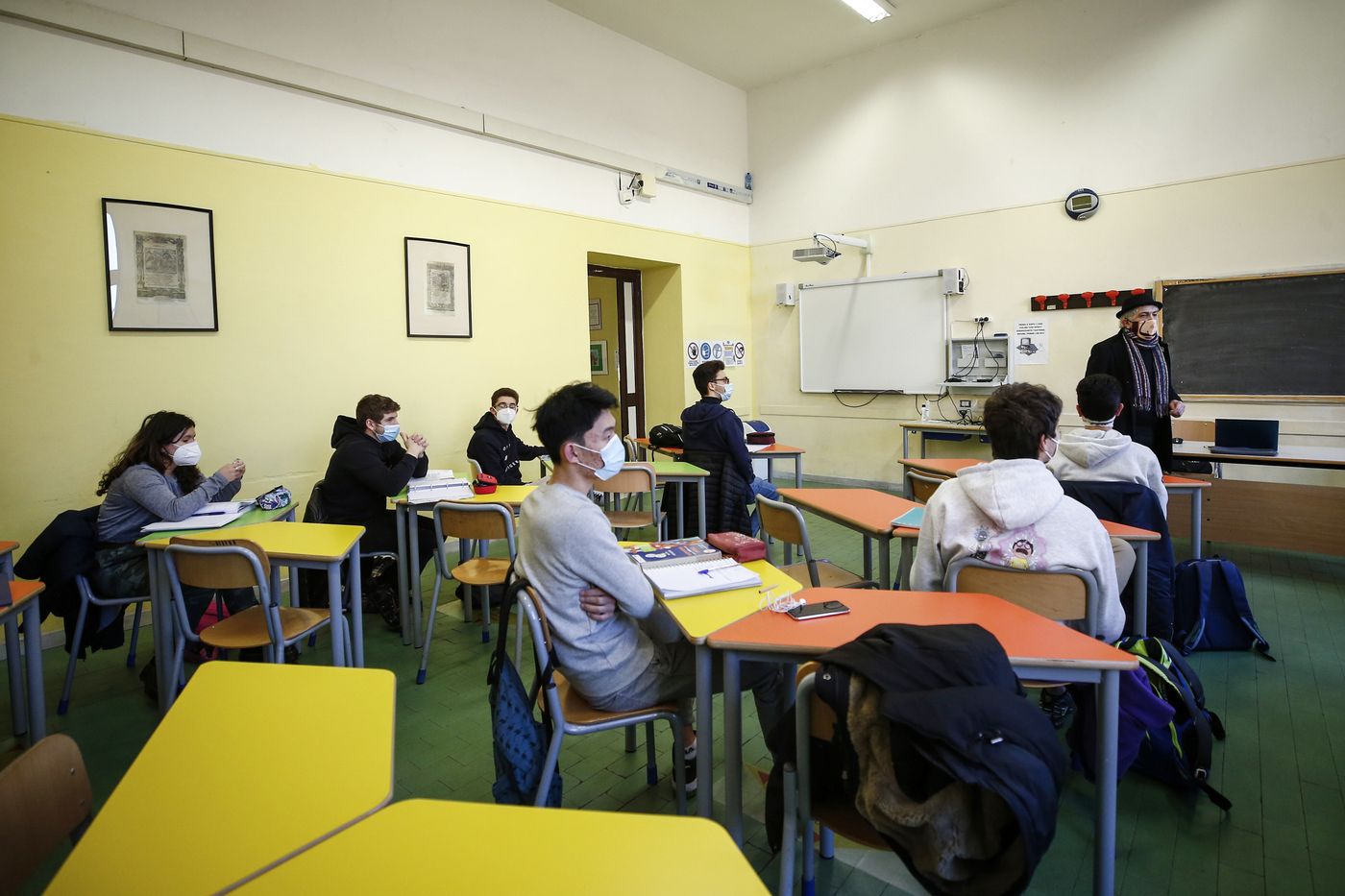Scuola: caos quarantene e classi in dad. Critiche ad Asl su ritardi tamponi