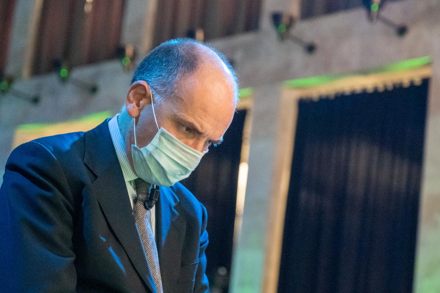 Legge Bilancio e Colle: patto Letta non decolla. Conte chiede riforme, Renzi si sfila Legge Bilancio e Colle: patto Letta non decolla. Conte chiede riforme, Renzi si sfila