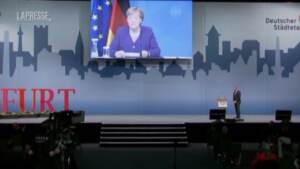 Covid, Merkel: “In Germania la situazione è drammatica”