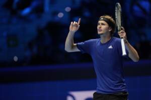 Atp Finals: Zverev batte Hurkacz e va in semifinale, Sinner fuori