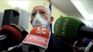 Covid, De Luca contro no vax: “Irresponsabili che determinano la congestione degli ospedali”
