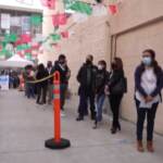 Usa, adolescenti messicani si vaccinano a San Diego