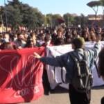Scuola, studenti in piazza a Roma, “Ci sono tanti problemi, siamo stanchi dei bla bla bla”
