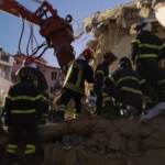 Caserta, crollo di una palazzina: è morta anche la 74enne estratta dalle macerie