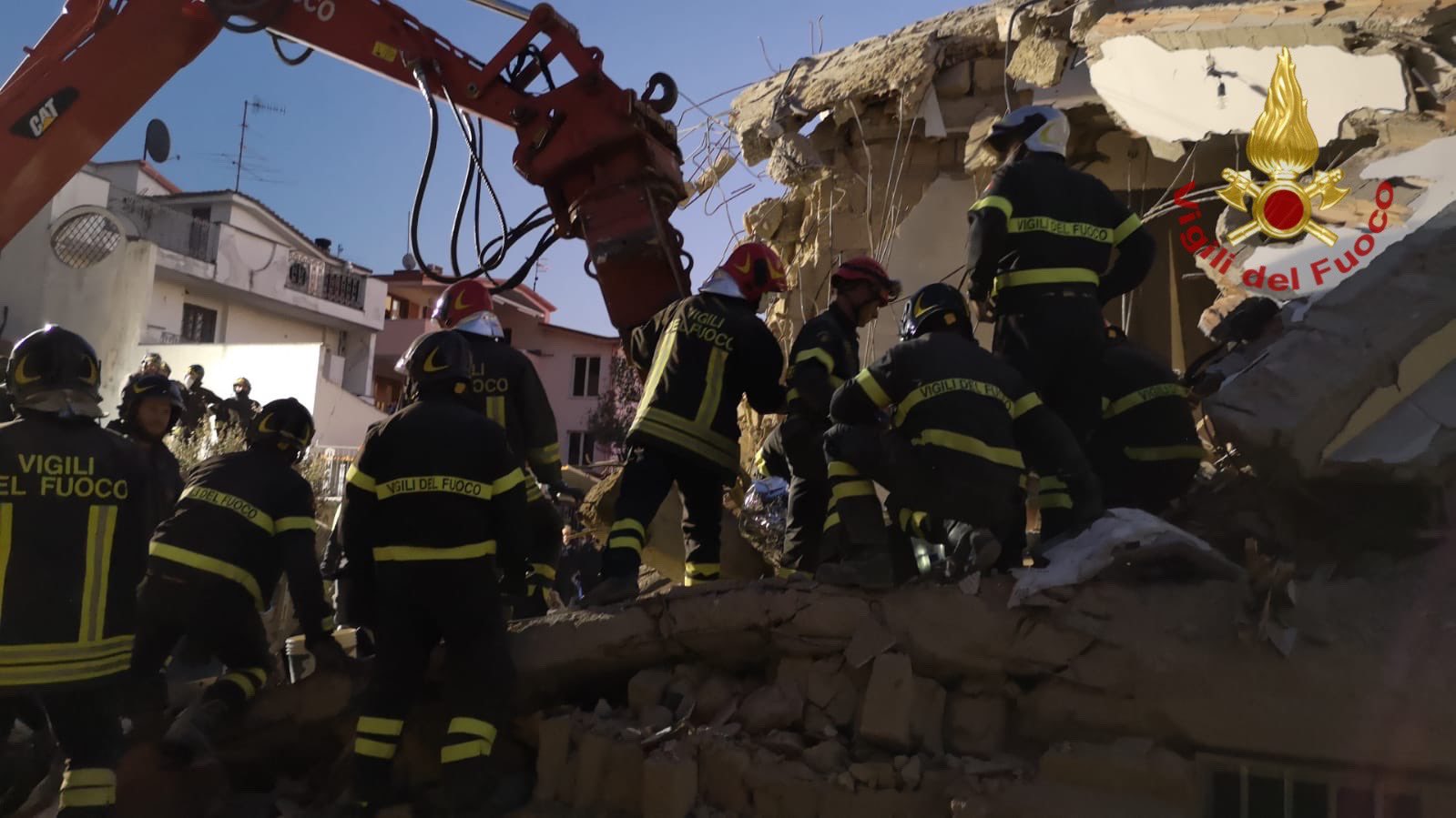 Caserta, crollo di una palazzina: è morta anche la 74enne estratta dalle macerie