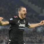 Calcio, lezione di Allegri a Sarri: la Juve batte la Lazio con due rigori di Bonucci
