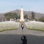 Los Angeles, migliaia di bandiere bianche per ricordare le 27mila vittime del Covid