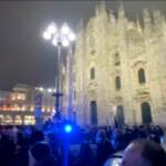 Milano, polizia ferma i no Green pass. Tensione e fermi