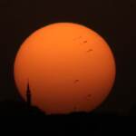 Oroscopo settimanale da lunedì 22 a domenica 28 novembre: in cielo sfavillante congiunzione astrale per il Capricorno