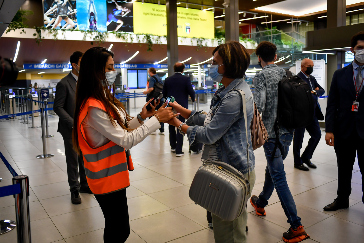 Covid: Regioni insistono, stretta solo per no-vax. Alle 18 l’incontro con il Governo