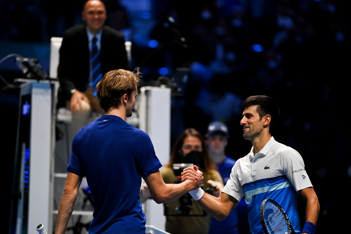 Atp Finals: Djokovic si ferma in semifinale, Zverev trionfa in tre set