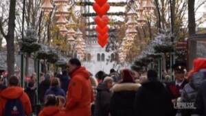 Copenaghen, il parco divertimenti Tivoli Garden addobbato per Natale