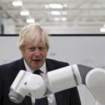 Johnson cita Peppa Pig davanti agli industriali: polemiche