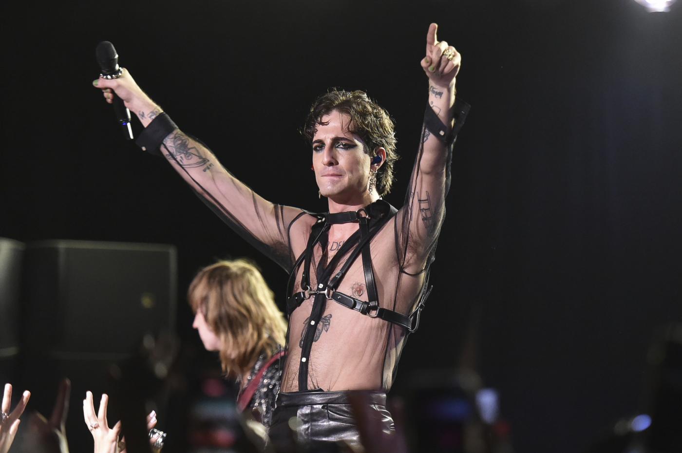 Maneskin sul palco a Los Angeles annunciano le nomination dei Grammy
