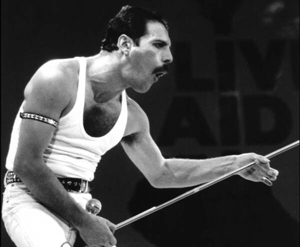 Musica: 30 anni senza Freddie Mercury, leggenda rock andata via troppo presto