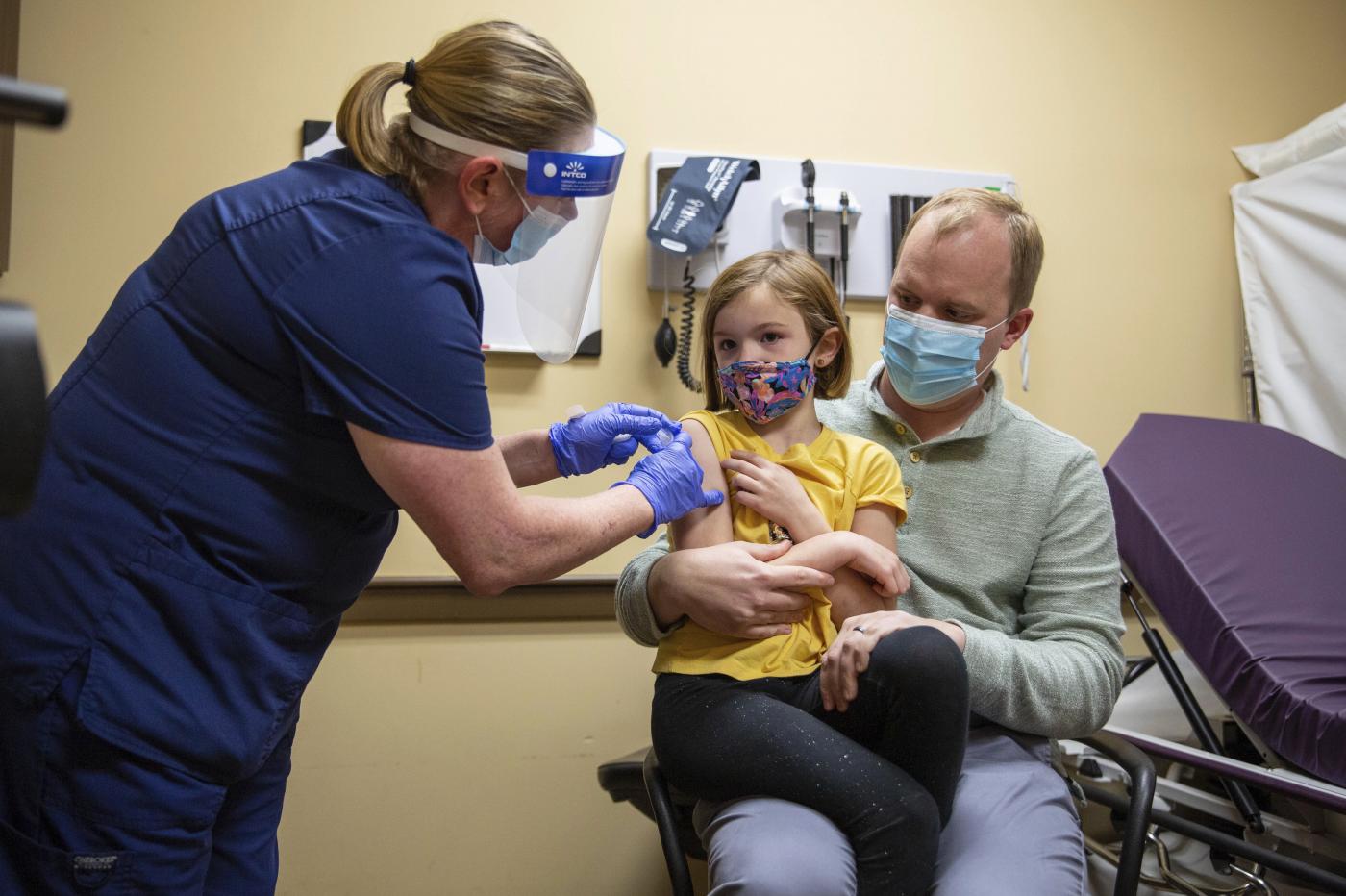Vaccini: via libera di Ema a Pfizer per bambini tra i 5 e gli 11 anni
